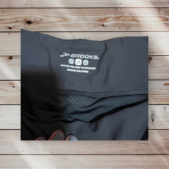 Brooks Chaser Running Shorts 3” with Liner Size Medium Black and Gray Pattern - Picture 2 of 6